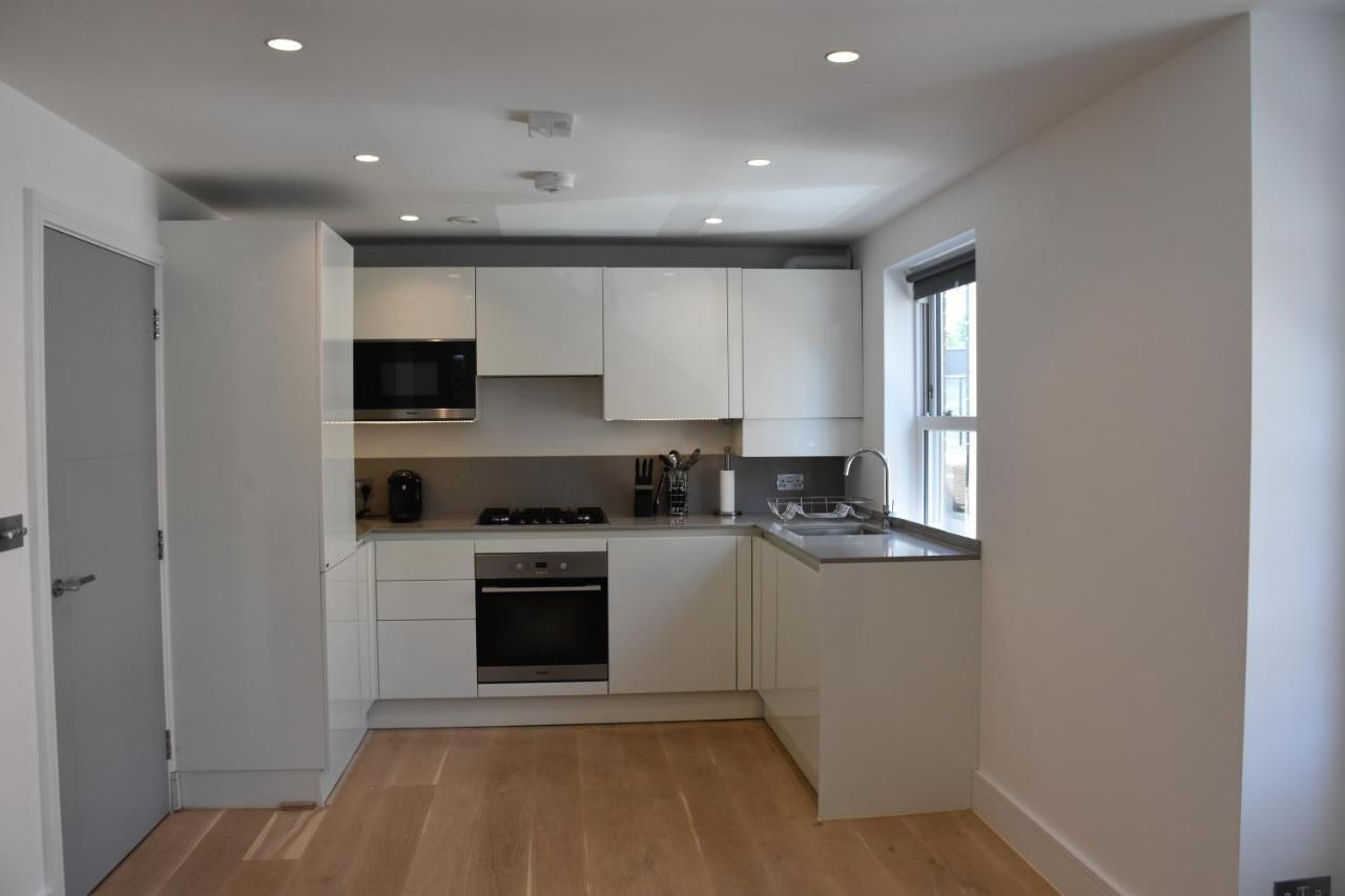 Northside Apartments Ealing ロンドン エクステリア 写真