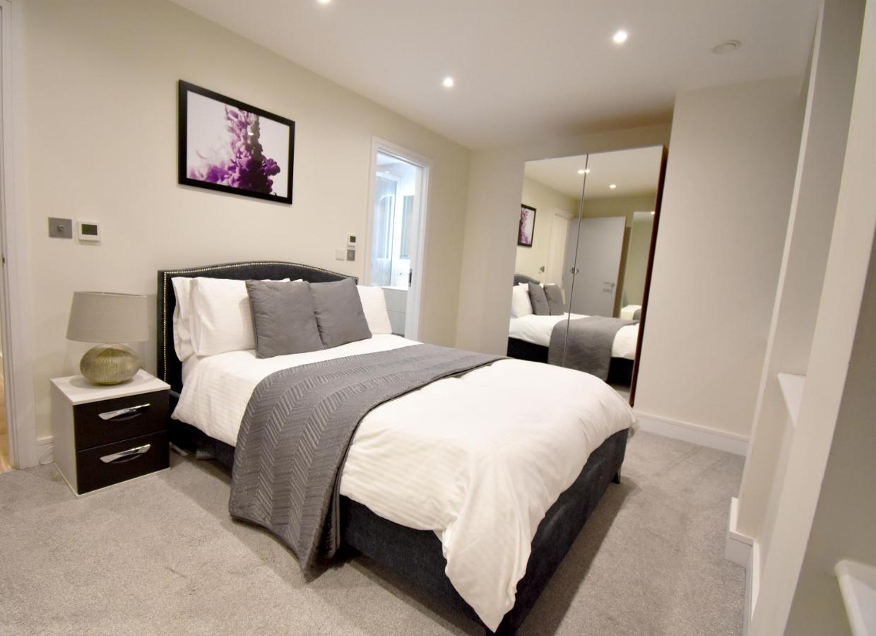 Northside Apartments Ealing ロンドン エクステリア 写真