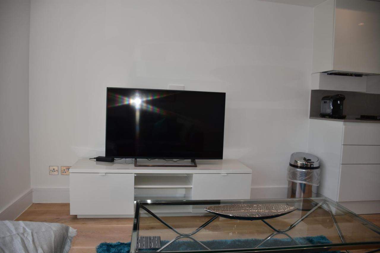 Northside Apartments Ealing ロンドン エクステリア 写真