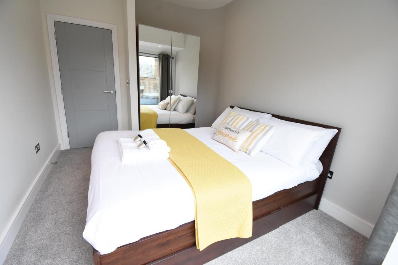 Northside Apartments Ealing ロンドン エクステリア 写真
