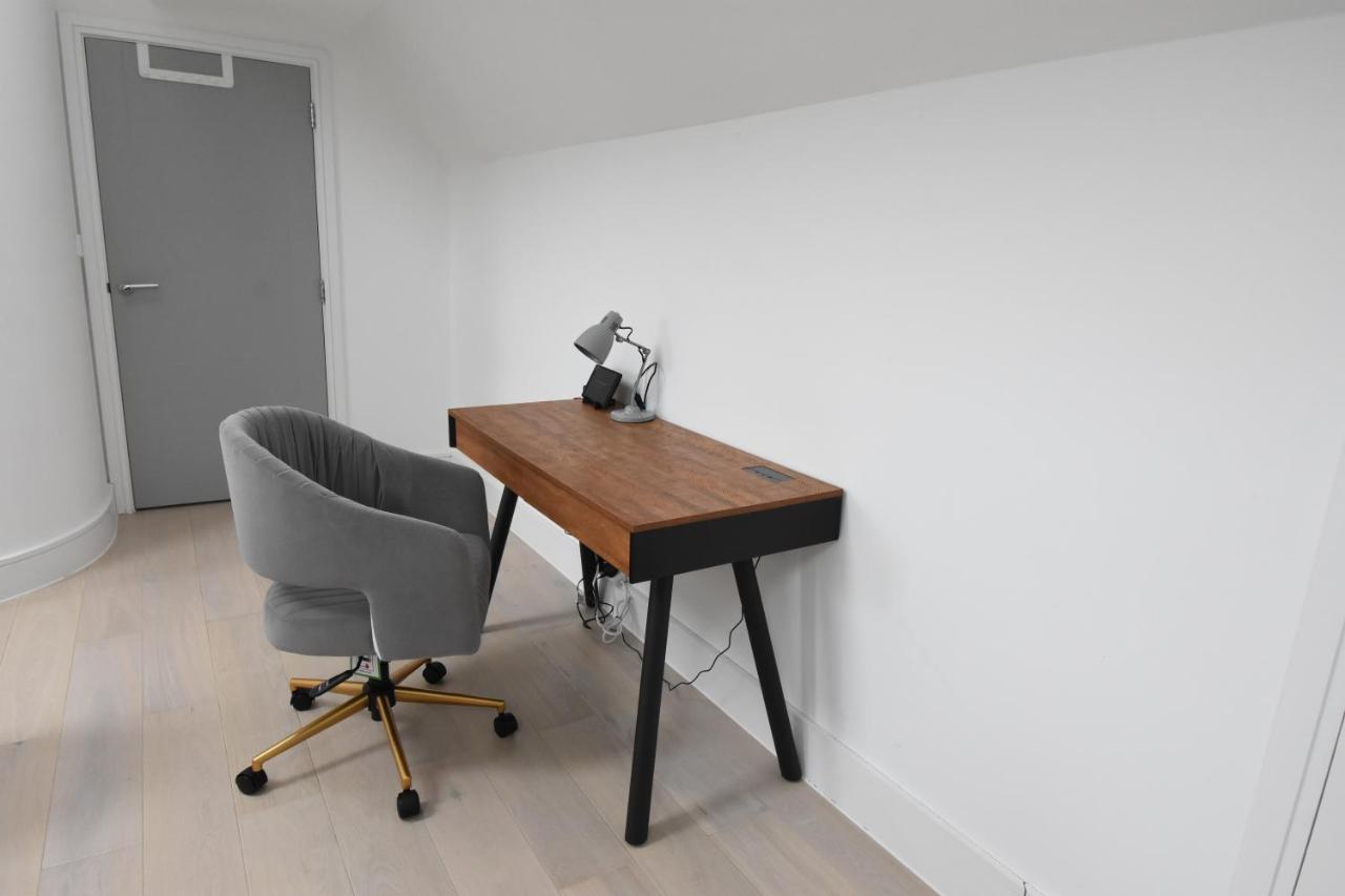 Northside Apartments Ealing ロンドン エクステリア 写真