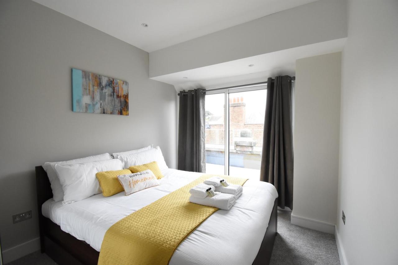 Northside Apartments Ealing ロンドン エクステリア 写真