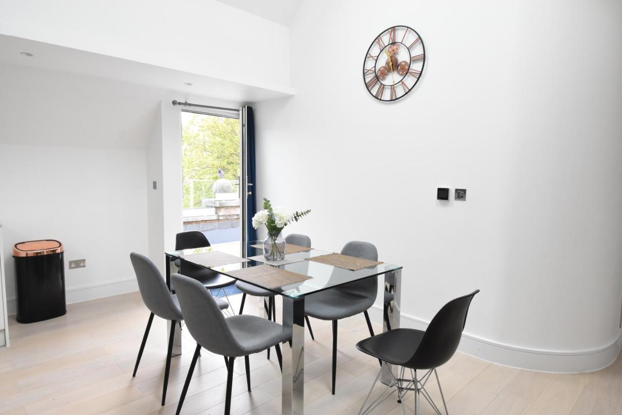 Northside Apartments Ealing ロンドン エクステリア 写真