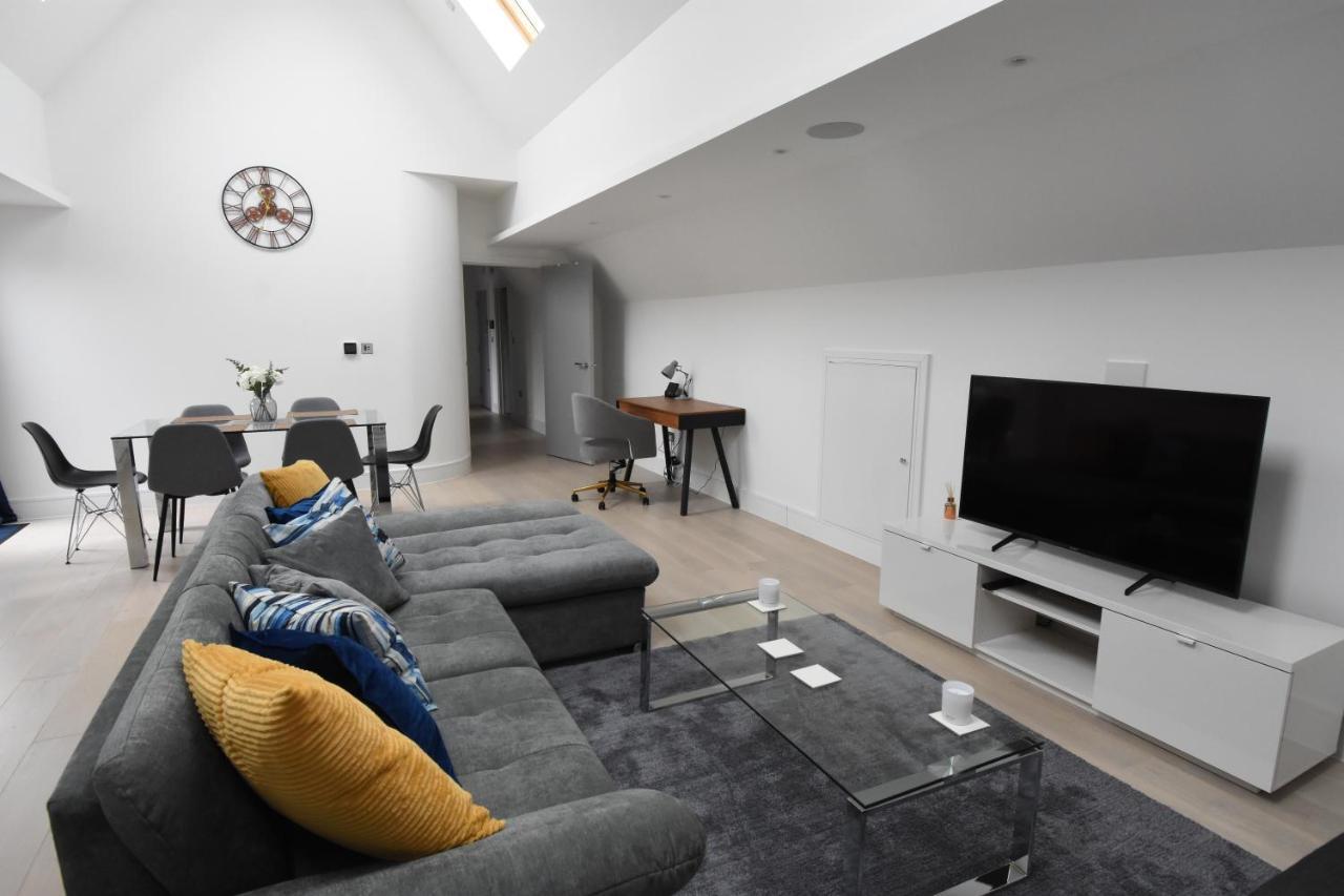 Northside Apartments Ealing ロンドン エクステリア 写真