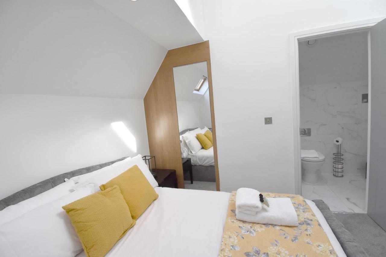 Northside Apartments Ealing ロンドン エクステリア 写真