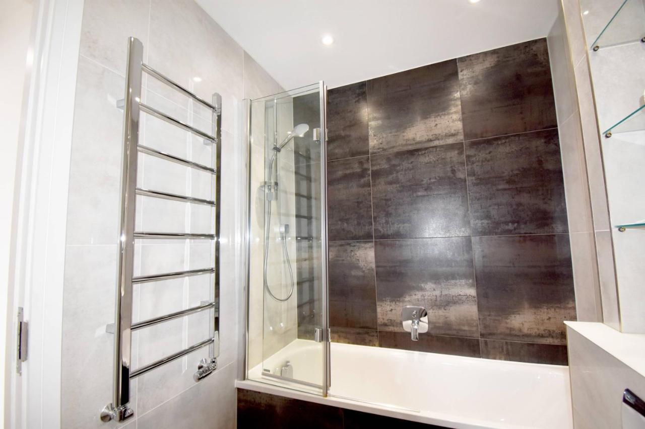 Northside Apartments Ealing ロンドン エクステリア 写真
