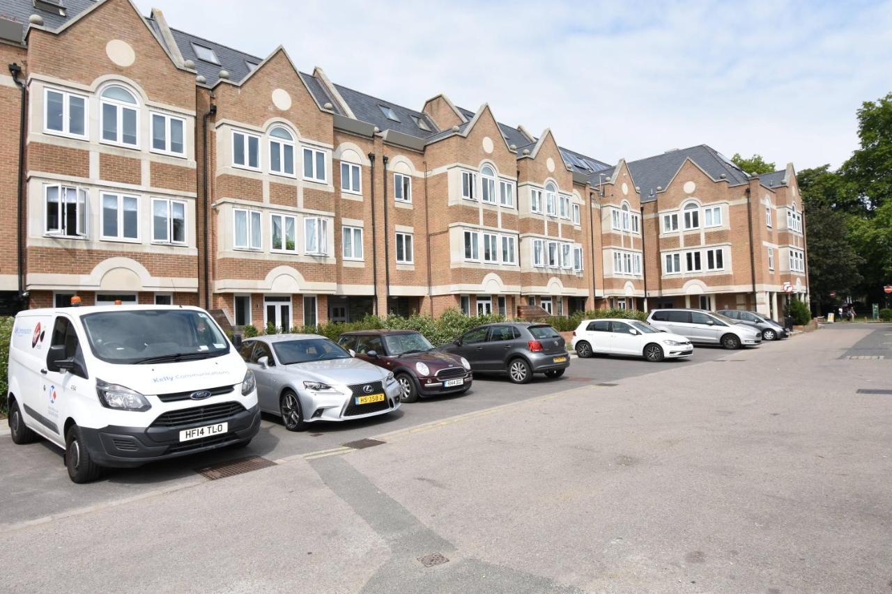Northside Apartments Ealing ロンドン エクステリア 写真